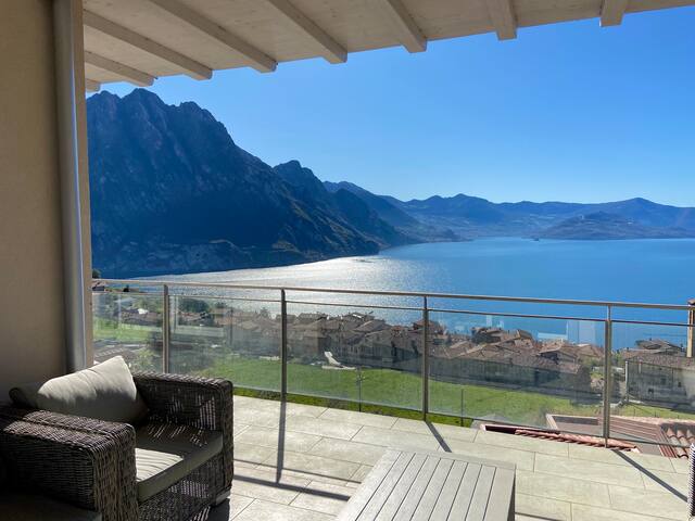 Piccolo paradiso vista lago con piscina privata