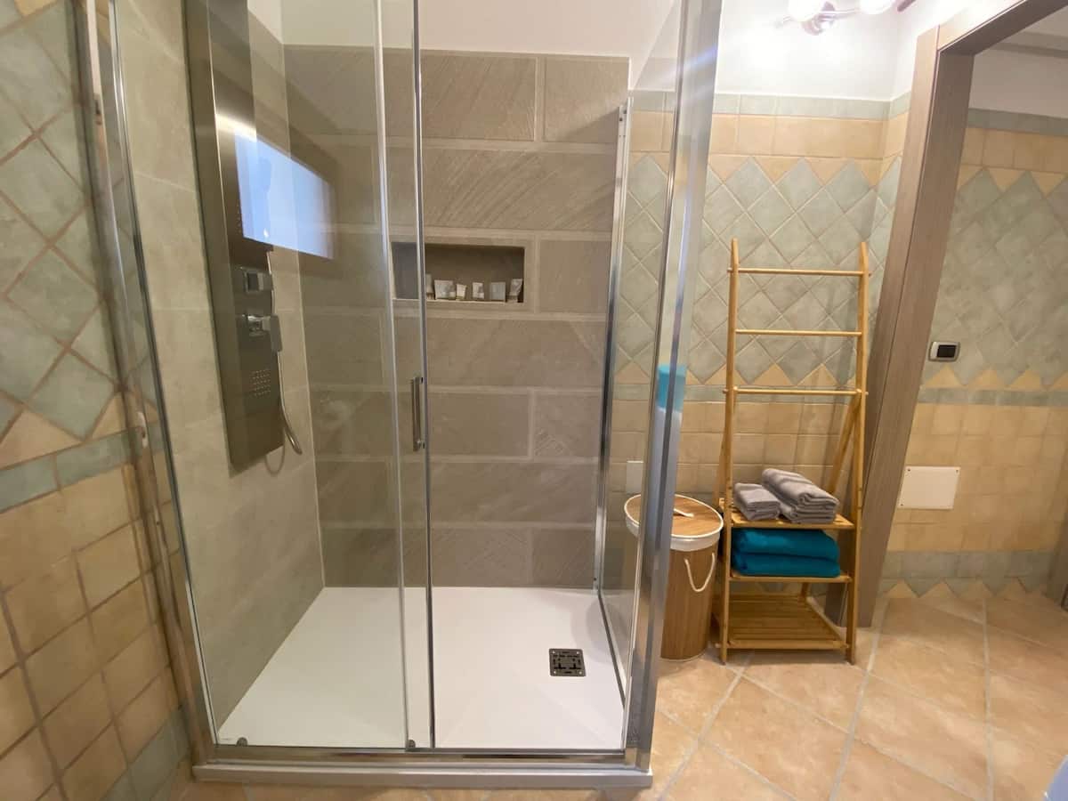 [Loft Comodo ed Elegante] • Wi-Fi e Parcheggio foto 20