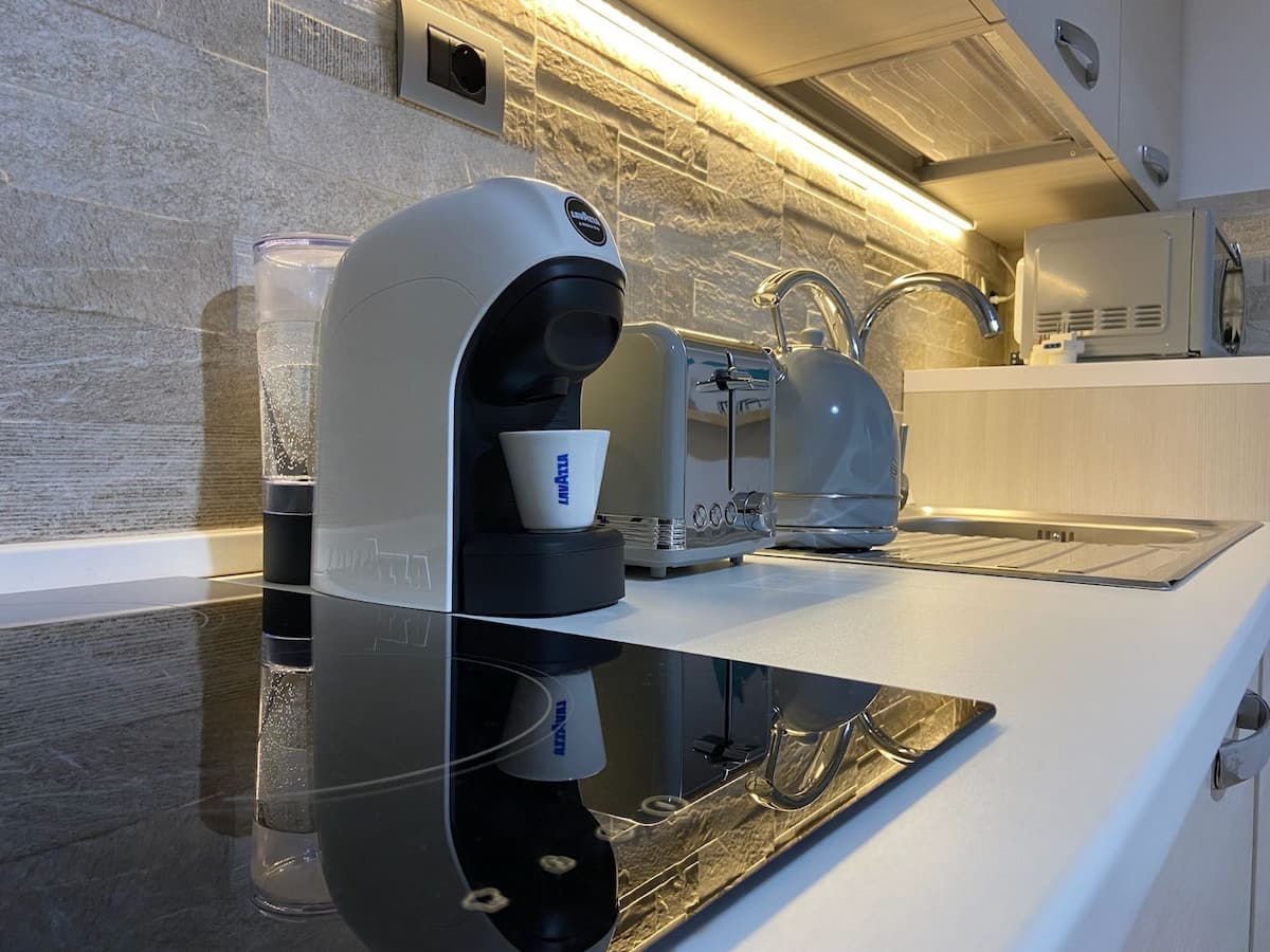 [Loft Comodo ed Elegante] • Wi-Fi e Parcheggio foto 8