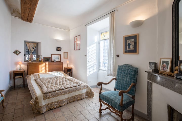 Спалня 3/6 на 1 - ви етаж (легло 140 см)