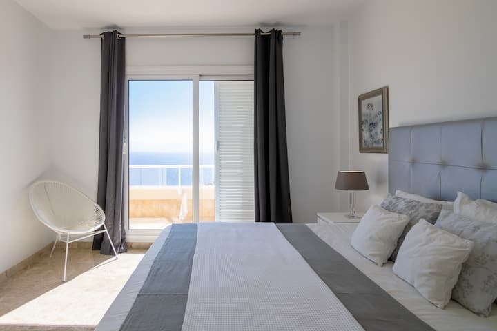 Mwonekano wa bahari kutoka chumba cha kulala cha bwana, ghorofa ya juu, Oasis del Mar