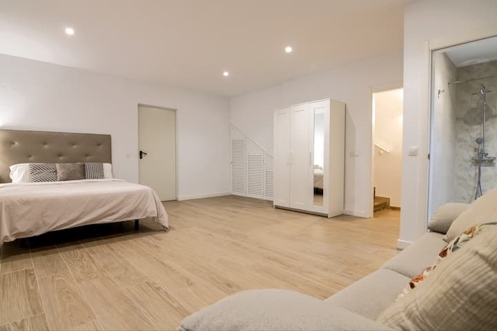 Chumba cha kulala nº4, ensuite, sakafu ya chini, ufikiaji wa moja kwa moja wa karakana ya kibinafsi