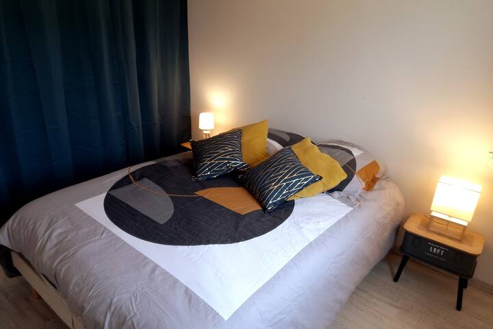 Dormitorio doble con armario grande