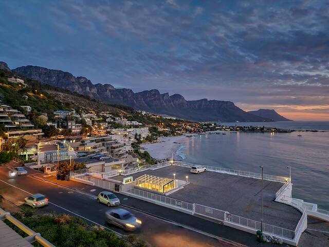 Clifton luxury-Walk to beach, exquisite view gallery image 4