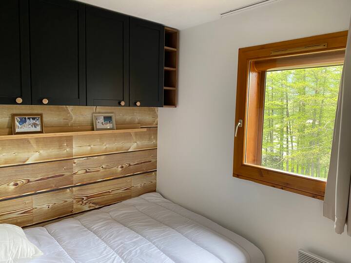 Ორადგილიანი ოთახი, კარადა და კარადა