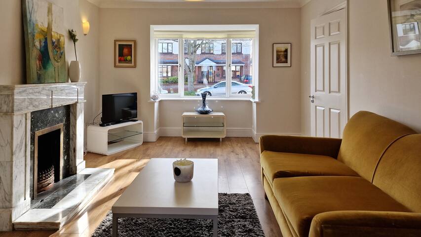 2 minute walk to LUAS (tram)!