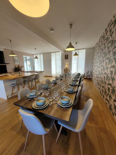 Beautiful city house with billiards table -babyfoot-SPA