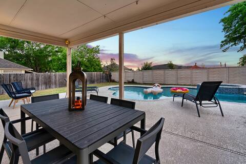 The Mad Hatter - Heated Pool, Gameroom & More!