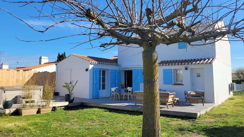 Conciergerie A L'Ombre Des Pins managed Airbnb listing 1