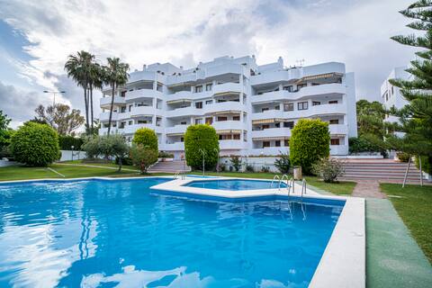 Coastal Apartment: Pool, Tennis and Sea