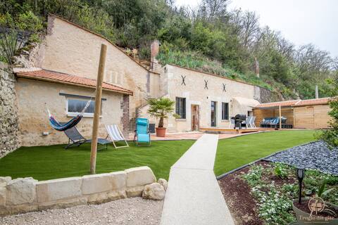Troglo Dit Gîte 4* near Amboise
