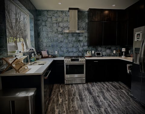 Walking distance to Purdue and Downtown