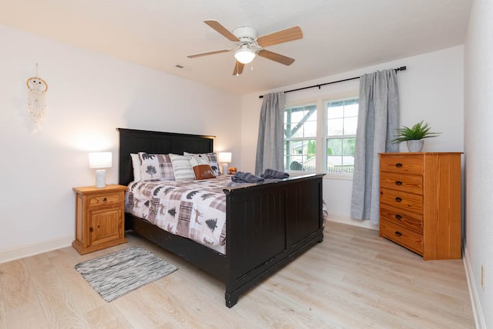 Chambre avec lit Queen Size et bas