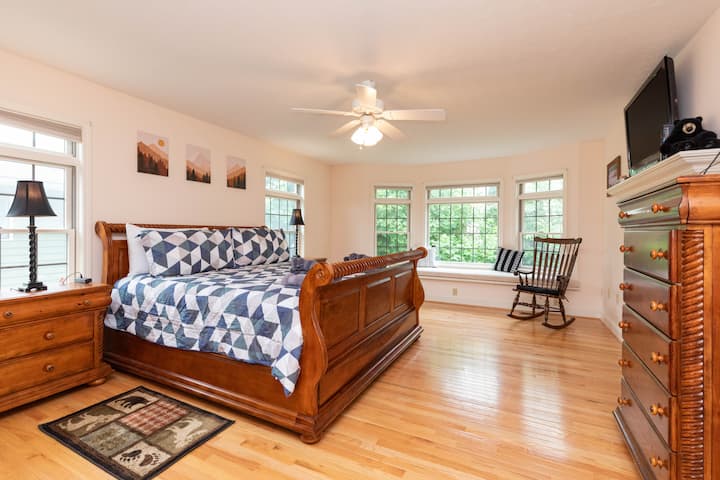 California King in Primary Bedroom