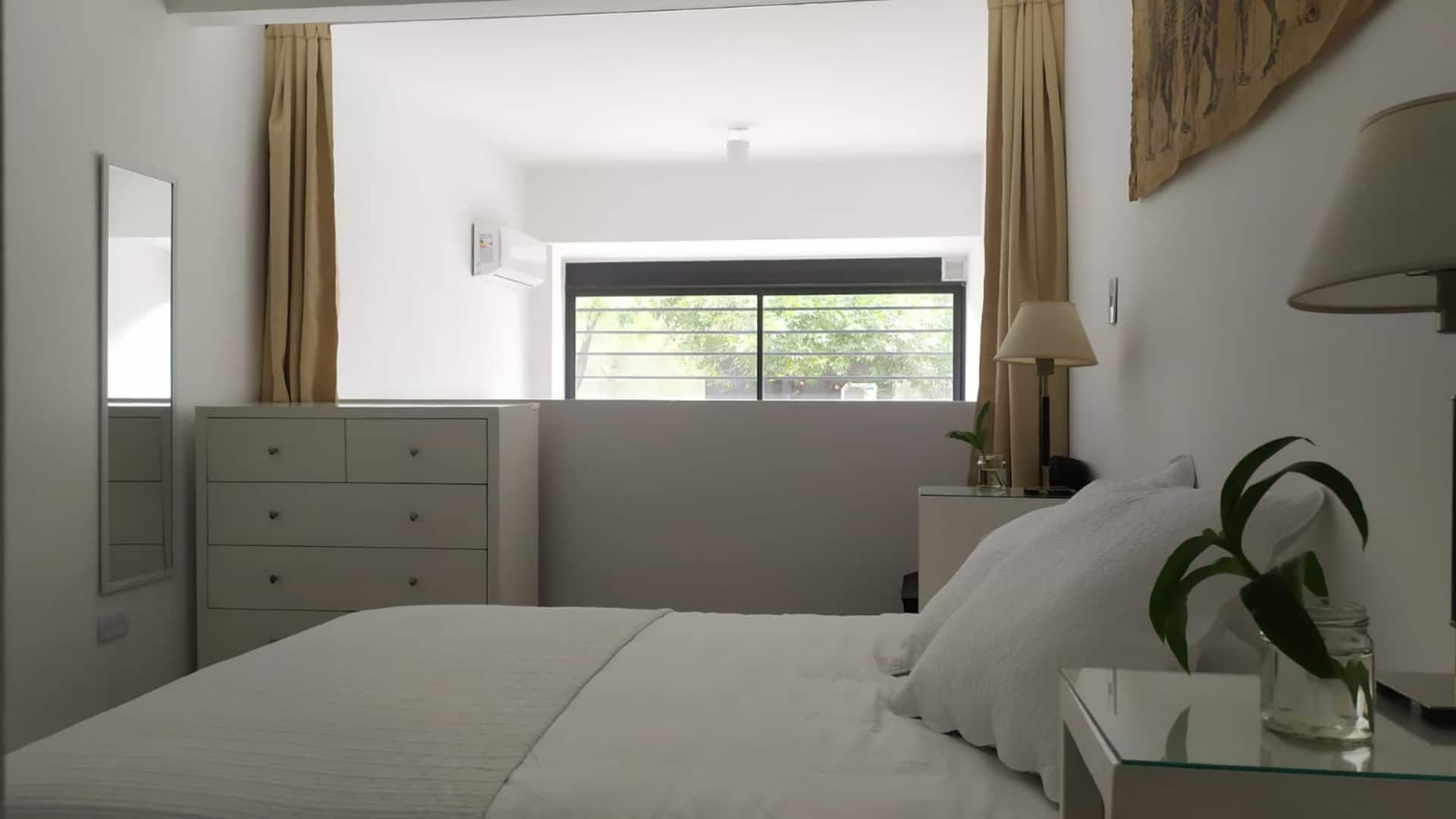 Modern and bright 2 rooms 350 m from Palermo