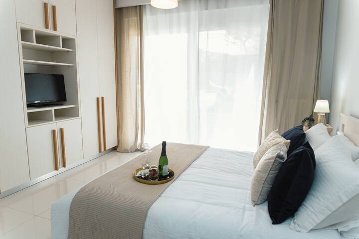 G&M Luxury Residence with pool gallery image 5