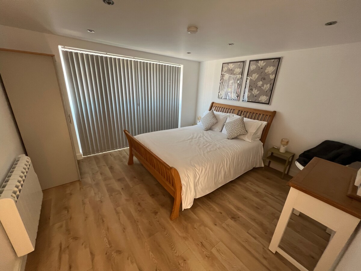 Dhomë gjumi në katin përdhe