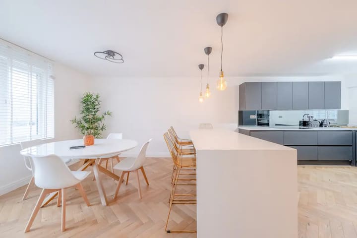 Modern Apartment in Paddington gallery image 2