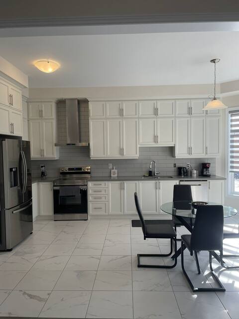 Beautiful Newly Built 5 Bedroom