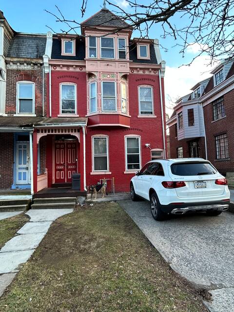 Rooms in a Victorian Home/ pets welcome