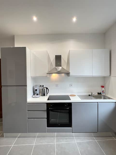 5-person apartment near A43 A48 highway