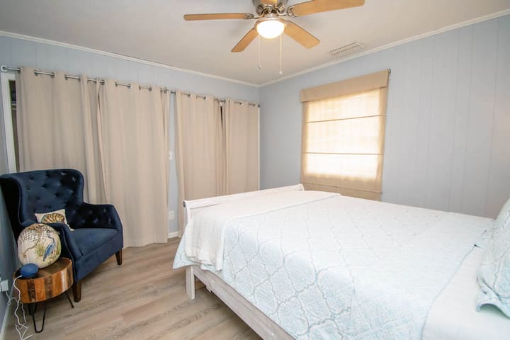 Queen master bedroom