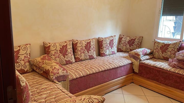 Kwa muda mrefu wa kukodisha tunaweza kubadilisha chumba hiki kuwa chumba cha kitanda cha watu wawili 
Kwa upangishaji wa muda mrefu, tunaweza kuweka kitanda cha watu wawili badala ya sebule katika chumba hiki