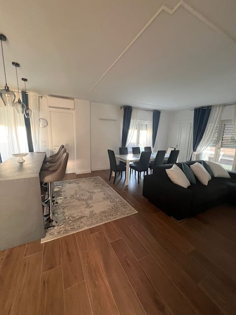 Annuncio Airbnb popolare: Superior Suite Penthouse on the Sea a Cattolica