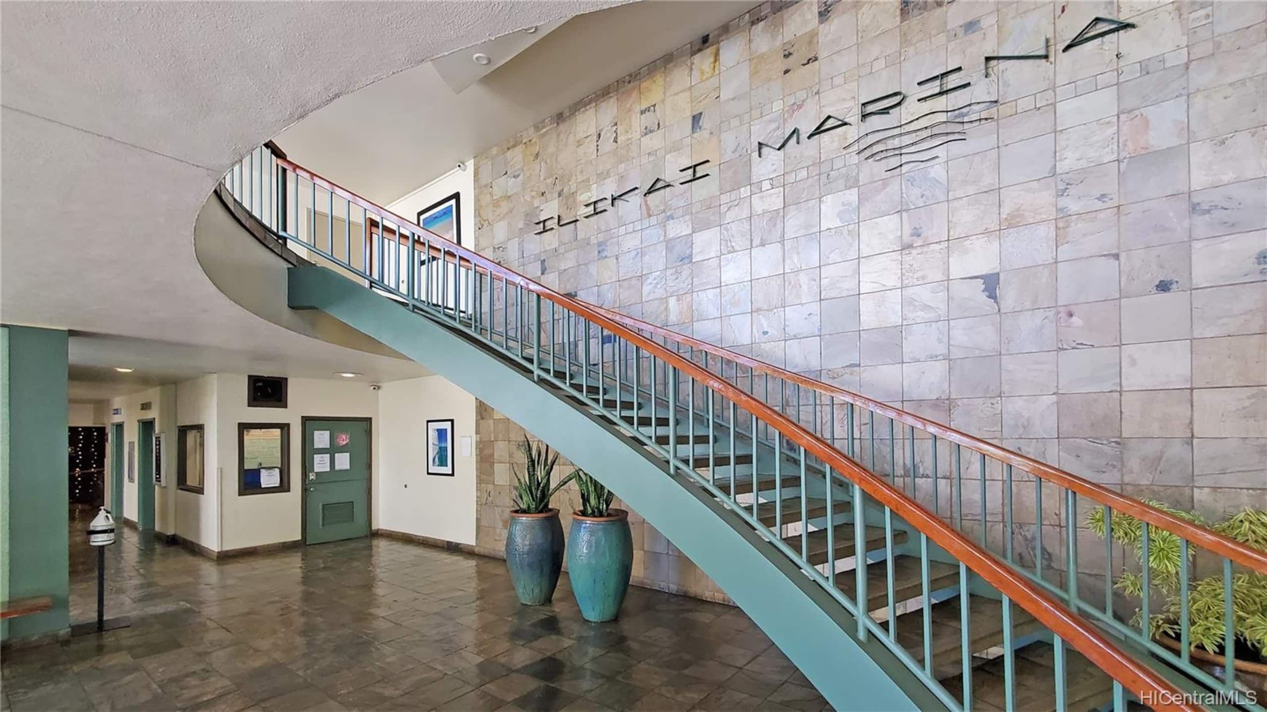 Condo in Honolulu · ★4.83 · Studio · 1 bed · 1 private bath - Image 23