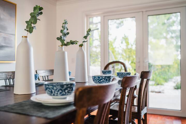 Beautiful Home Stunning Views w/ Salt Water Pool gallery image 5