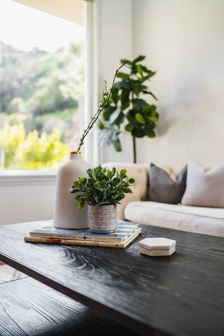 Beautiful Home Stunning Views w/ Salt Water Pool gallery image 3