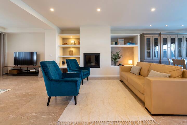 Atlantic House – Beachfront Luxury Home gallery image 5