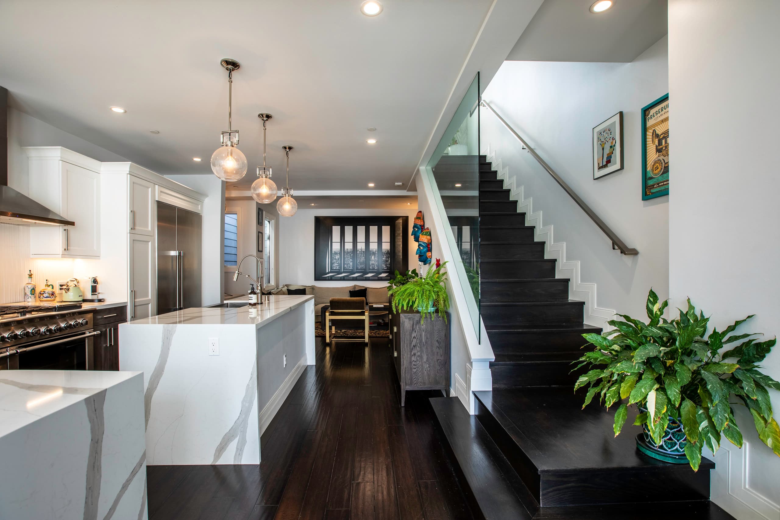 Home in San Francisco · ★4.88 · 3 bedrooms · 3 beds · 2 baths - Image 11