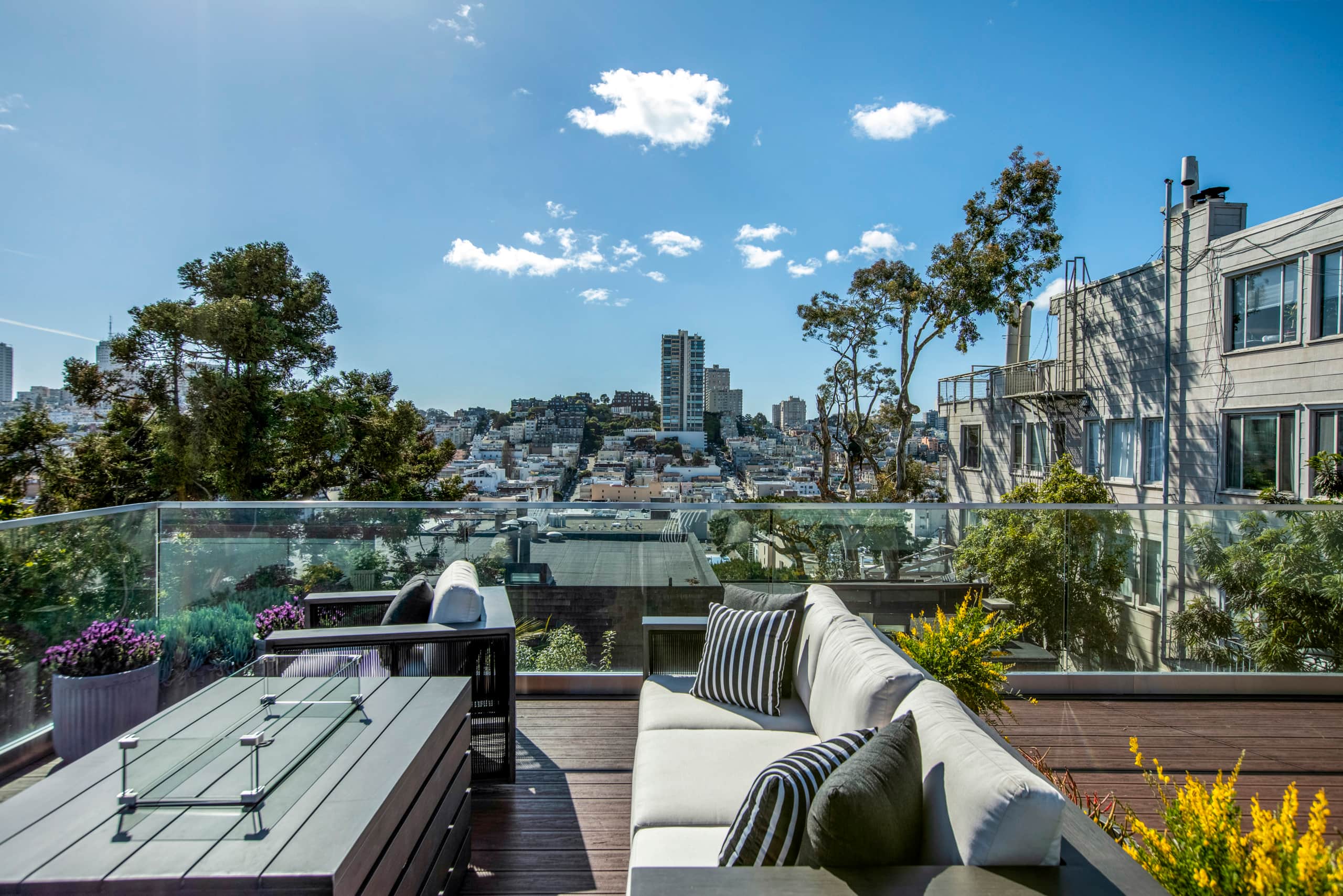 Home in San Francisco · ★4.88 · 3 bedrooms · 3 beds · 2 baths - Image 39