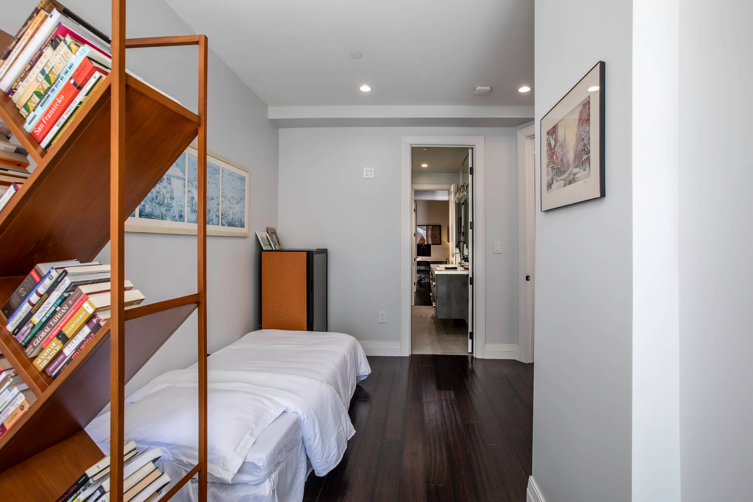 Home in San Francisco · ★4.88 · 3 bedrooms · 3 beds · 2 baths - Image 24