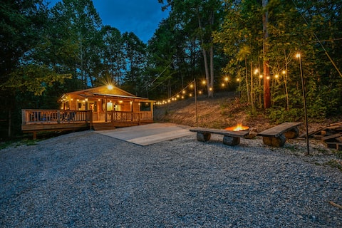 Sunset Ridge ~ Tranquil Getaway in the Woods