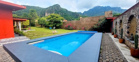 Casa Delfín (Tepoztlán)