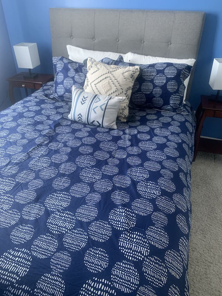 Private Room in Calgary SE Houses for Rent in De Winton, Alberta