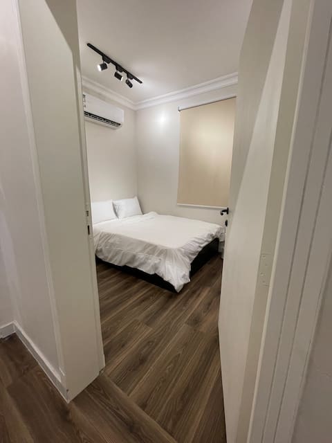 Self-entry studio - close to bridge