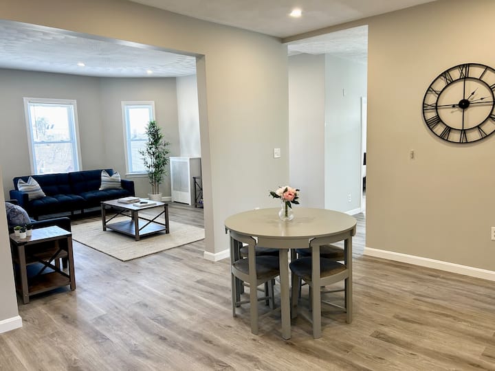 Massive Luxury 4 BR Near Boston Cambridge Salem