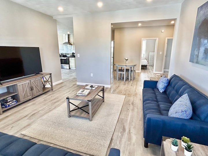 Massive Luxury 4 BR Near Boston Cambridge Salem