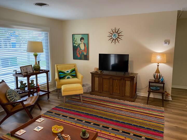 MidCentury House in Brenham Houses for Rent in Brenham, Texas