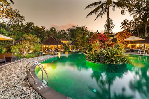 Experience Superior Balinese Room @Tabanan Village