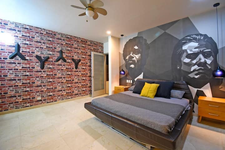 Chumba cha 4 cha kulala chenye televisheni mahiri.