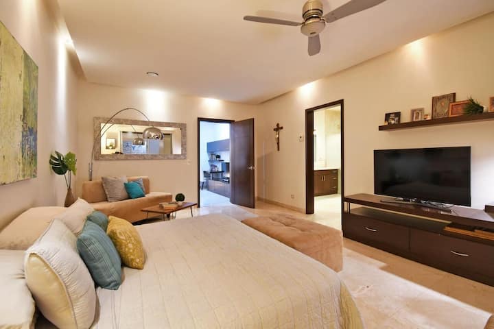 Chumba cha kulala 1 na televisheni janja 