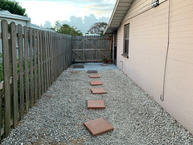 Off to the BEACH! Quiet, Safe,Pet friendly Home