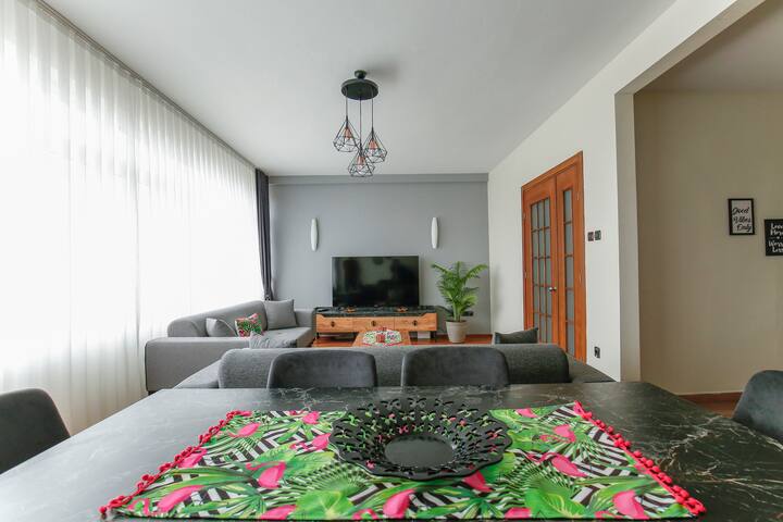 Nişantaşı Ana Cadde Üzeri Aydınlık Büyük Daire gallery image 4