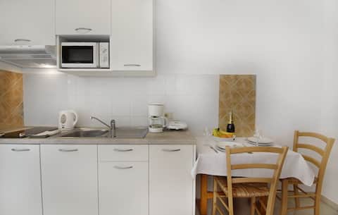 Popular Airbnb listing: Apartment for couples with swimming pool Valica in Valica