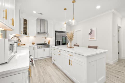Kennesaw Charm | 3 min to downtown Kennesaw & KSU!