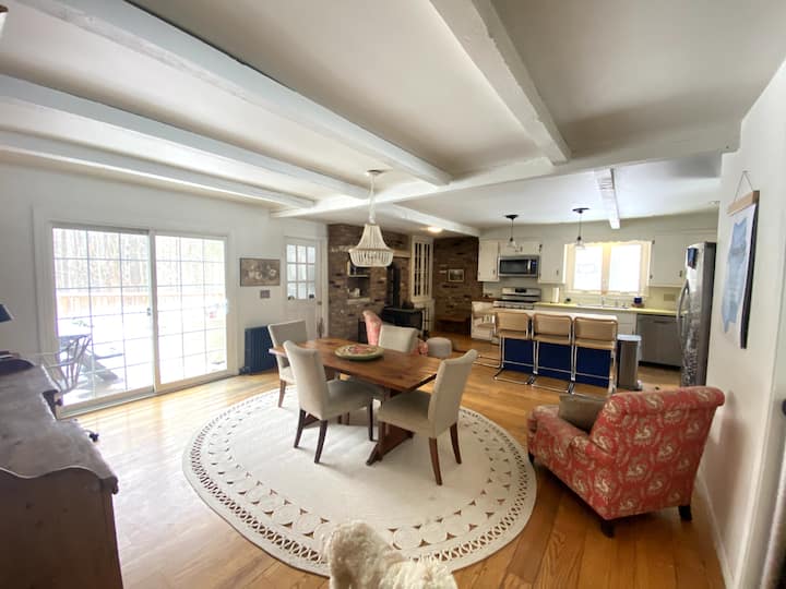 Hidden Gem on 17 beautiful acres Houses for Rent in West Stockbridge